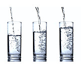   Wasser, Eingießen, Wasserglas