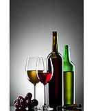   Genuss & Konsum, Wein, Weinglas, Weinflasche