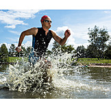   Sport & fitness, Sportler, Athlet, Triathlon, Freiwasserschwimmen