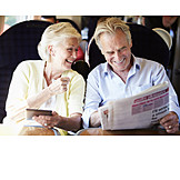   Freizeit & Entertainment, Zugreise, Seniorenpaar