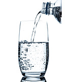   Eingießen, Mineralwasser, Trinkwasser