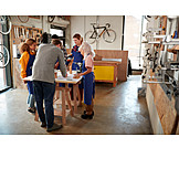   Werkstatt, Auszubildende, Fahrradrahmen, Rahmenbauer