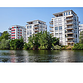   Domestic Life, Berlin, Spree River