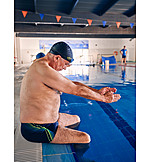   Aktiver Senior, Schwimmbad, Beckenrand, Schwimmtraining