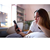   Teenager, Traurig, Besorgt, Online, Mobbing, Smartphone
