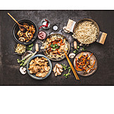   Asiatische Küche, Nudelgericht, Abendessen