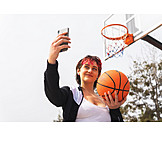   Junge Frau, Cool, Style, Basketball, Selfie