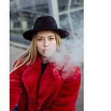   Junge Frau, Mode, Rauchen